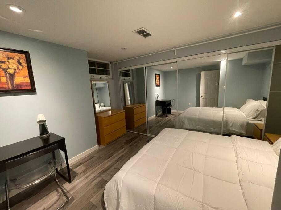 Lovely 2 Bedroom Basement Apartment In Toronto Buitenkant foto